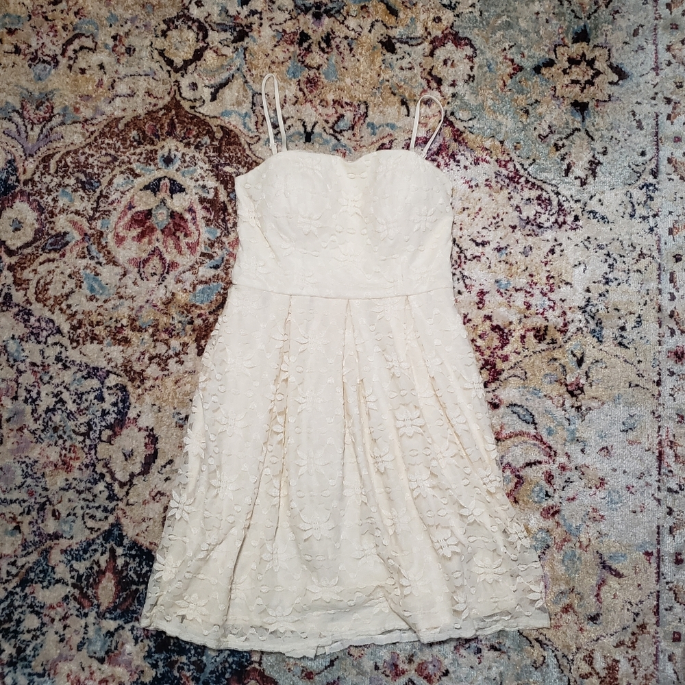 Isaac Mizrahi Spaghetti Strap Cream Lace Dress